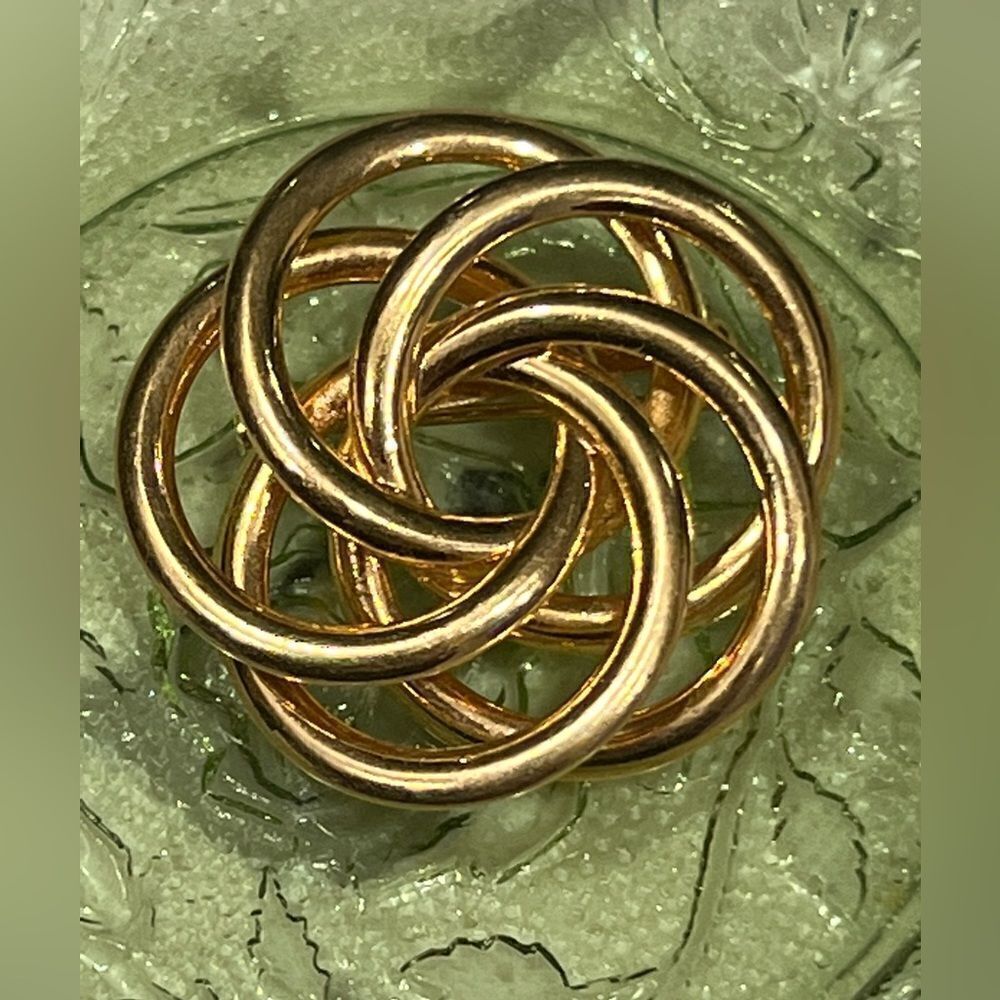 Vintage Napier Knot Gold Tone Swirled Circle  Brooch